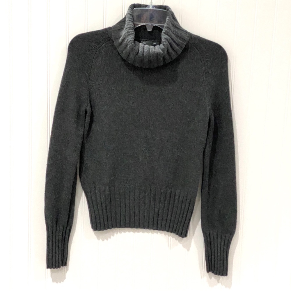 Gap Charcoal Gray Turtleneck Sweater